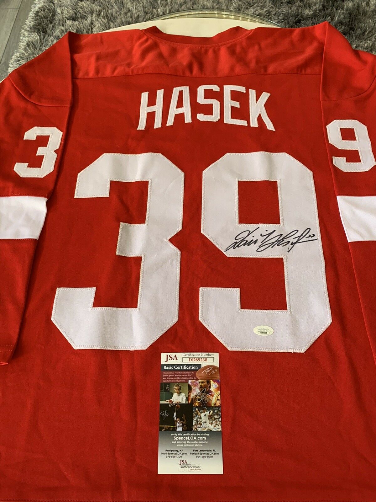 Dominik Hasek Autographed/signed Jersey Jsa Coa Detroit Red Wings