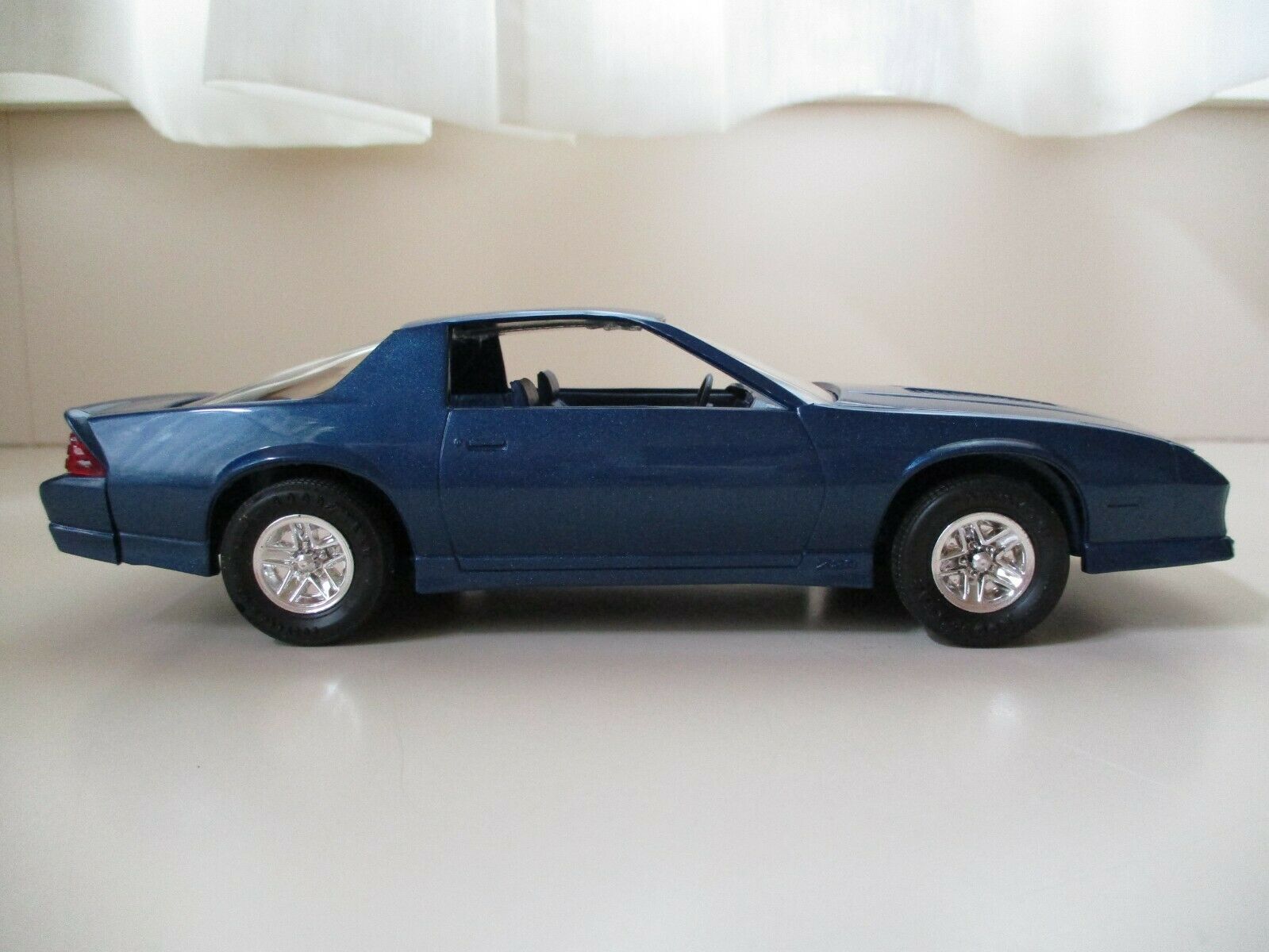 Mpc - 1987 Chevrolet Camaro Z28 (blue) - Dealer Promo